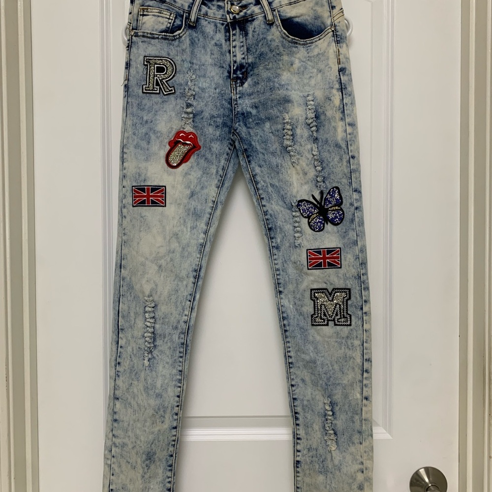 NWT Rebel Love Jeans Paris 207 Embroidered Stretch w/Patches Size 9/10